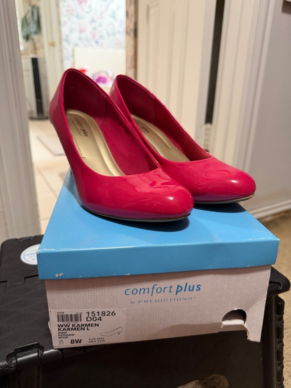 Comfort Plus by Predictions Bright Pink Patent Wedge Pumps